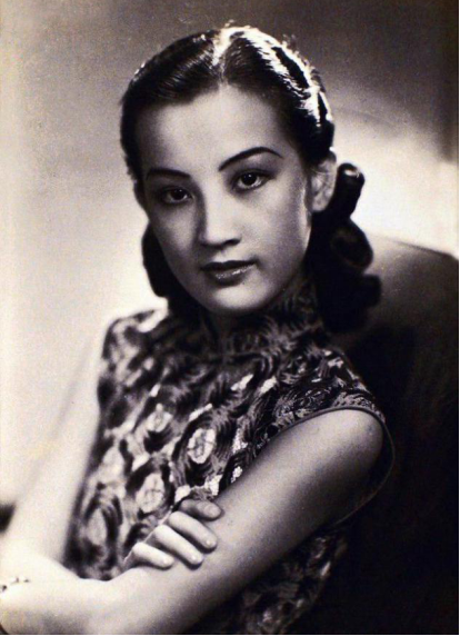 民国歌后周璇,大半生都在寻爱,却无奈黯然离世