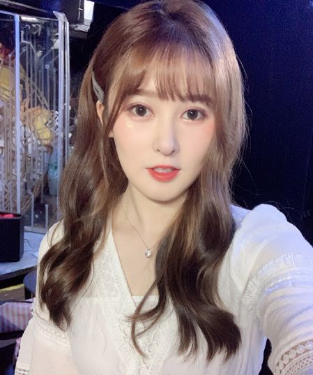 SNH48-温晶婕生日公演结束后晒出美照,感谢大家的支持!