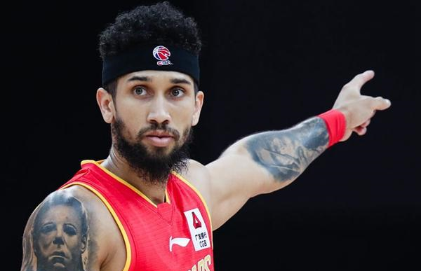 三外援是广州优势摩尔,斯贝斯,哈斯三名外援当然是广州队的优势,其中