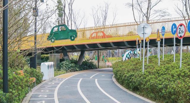 成都首家汽车主题公园,新晋周末打卡网红地,适合春游遛娃