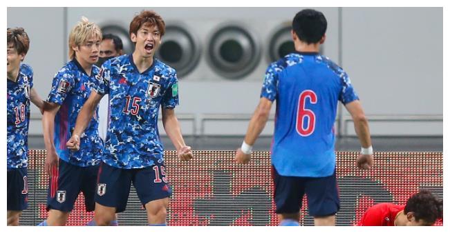 曝：广州队归化球员收到中超球队邀请，120亿夺冠豪门成潜在下家休闲区蓝鸢梦想 - Www.slyday.coM