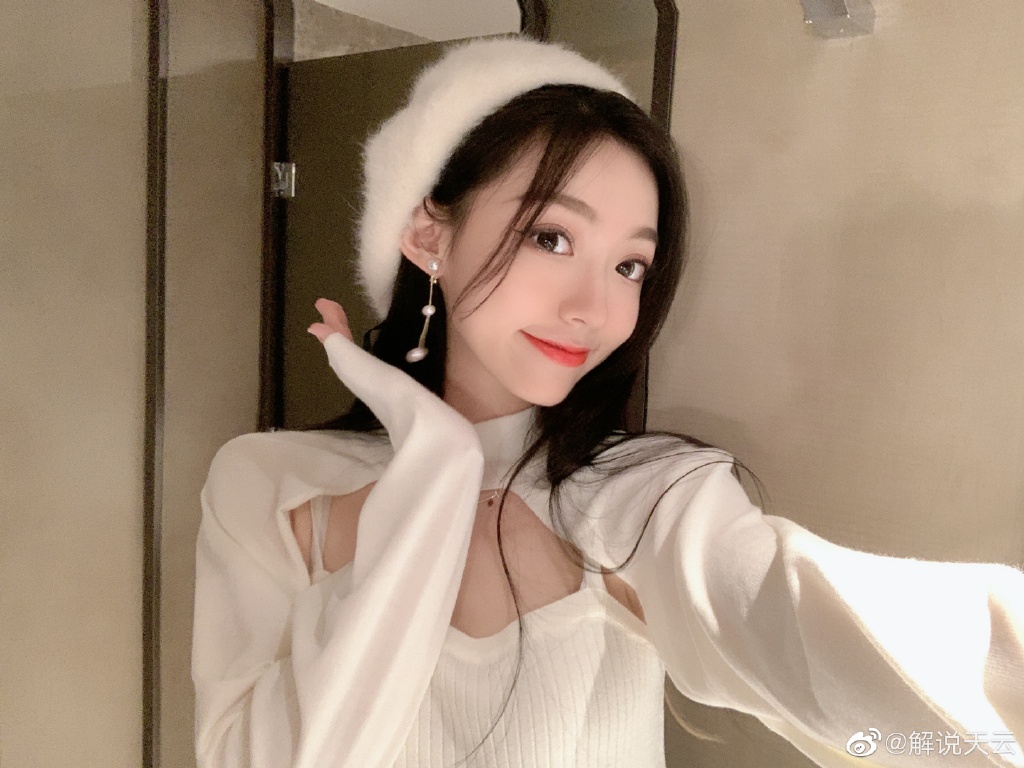 网红美女解说天云迷人写真美照好看啊_高清图集_新浪网