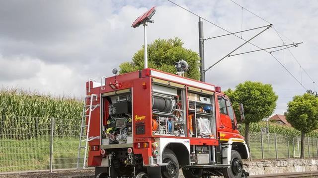 「卡车」为地铁而生的乌尼莫克消防车