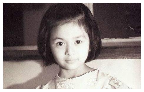 张冰茜则是邵氏电影公司的艺人.