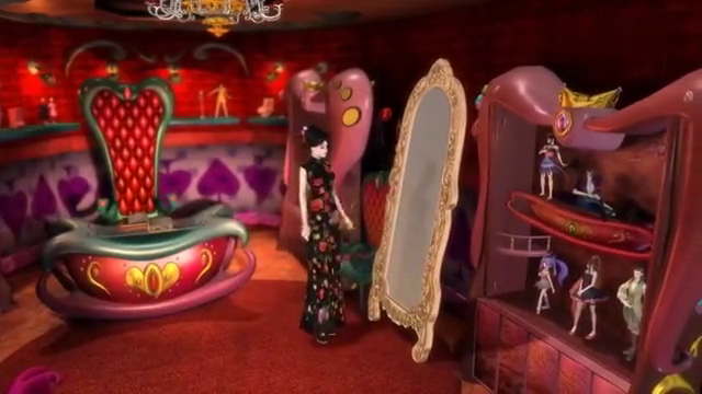 叶罗丽辛灵打扮成黑衣人站在镜子面前不料被女王找到