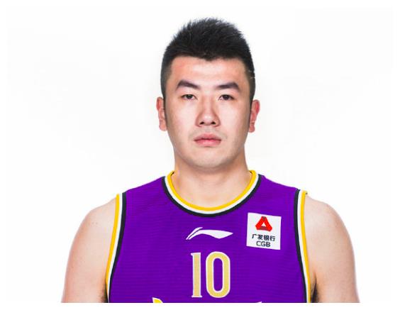 平均年薪应该是在800万上下,因为在此之前俞长栋和孙桐林据说拿到的都