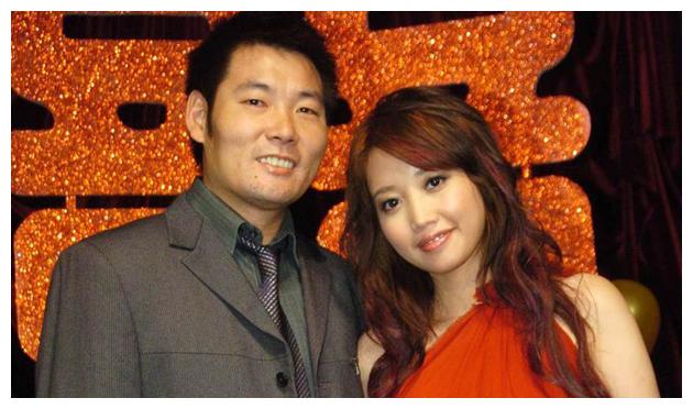 黄丽玲一首失恋无罪吸粉无数老公帅气女儿也是十分可爱