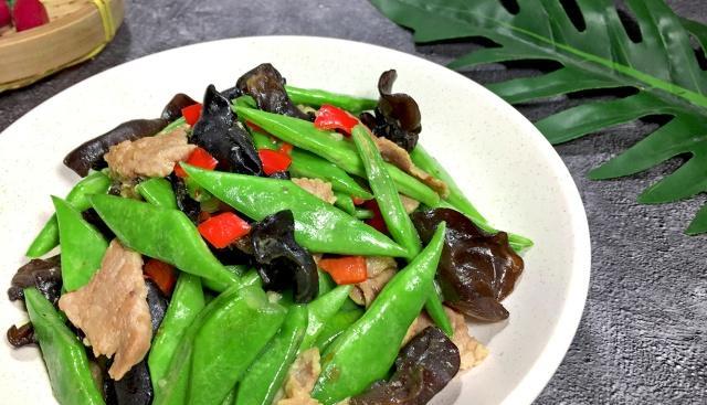 天气炎热,常做这菜给孩子吃,清爽脆嫩,荤素搭配,营养不油腻|扁豆|木耳