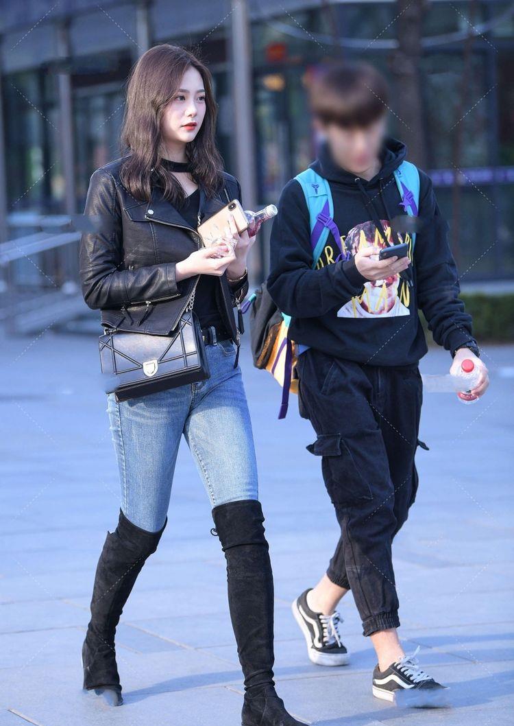 浑身充满了小女孩的纯真！年轻而活泼，让人忍不住就想多看两眼休闲区蓝鸢梦想 - Www.slyday.coM