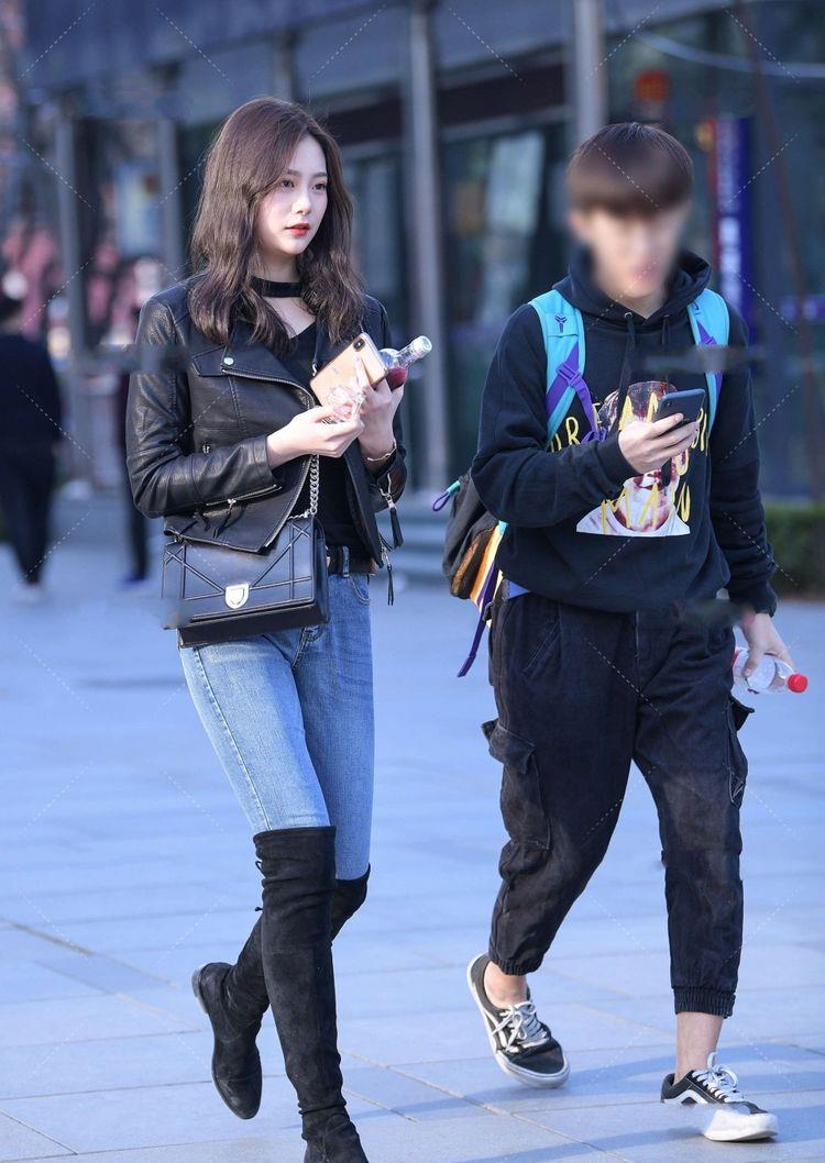 浑身充满了小女孩的纯真！年轻而活泼，让人忍不住就想多看两眼休闲区蓝鸢梦想 - Www.slyday.coM