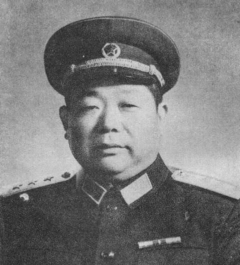 769团担任主攻,经过一夜激战,769团击溃了高德林的主力,其他两个团则