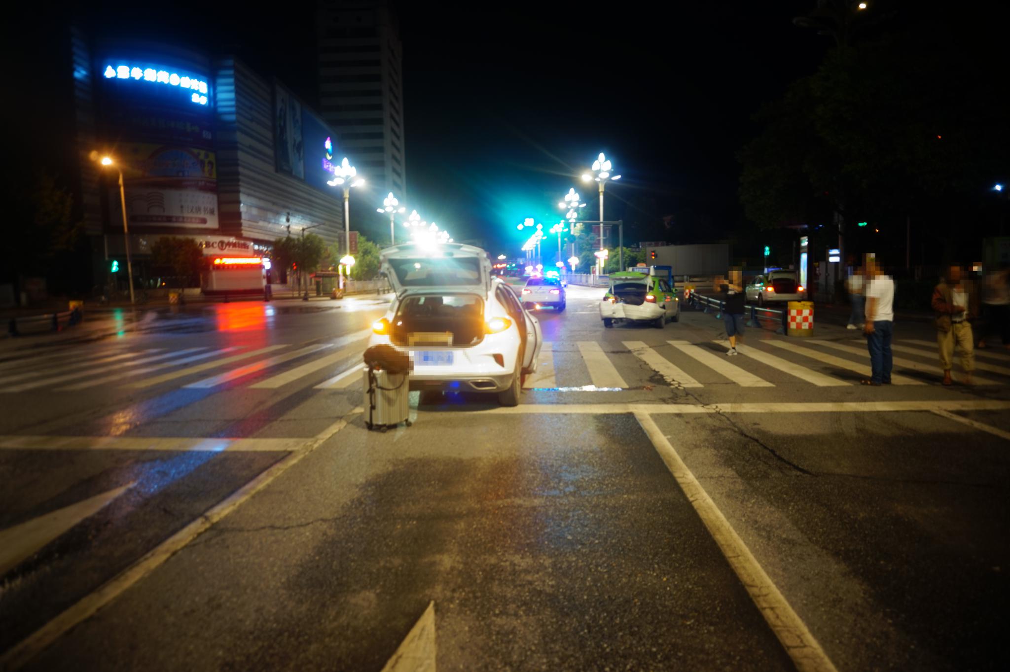车主喝酒让醉酒同伴驾车酿事故 二人共同涉嫌危险驾驶