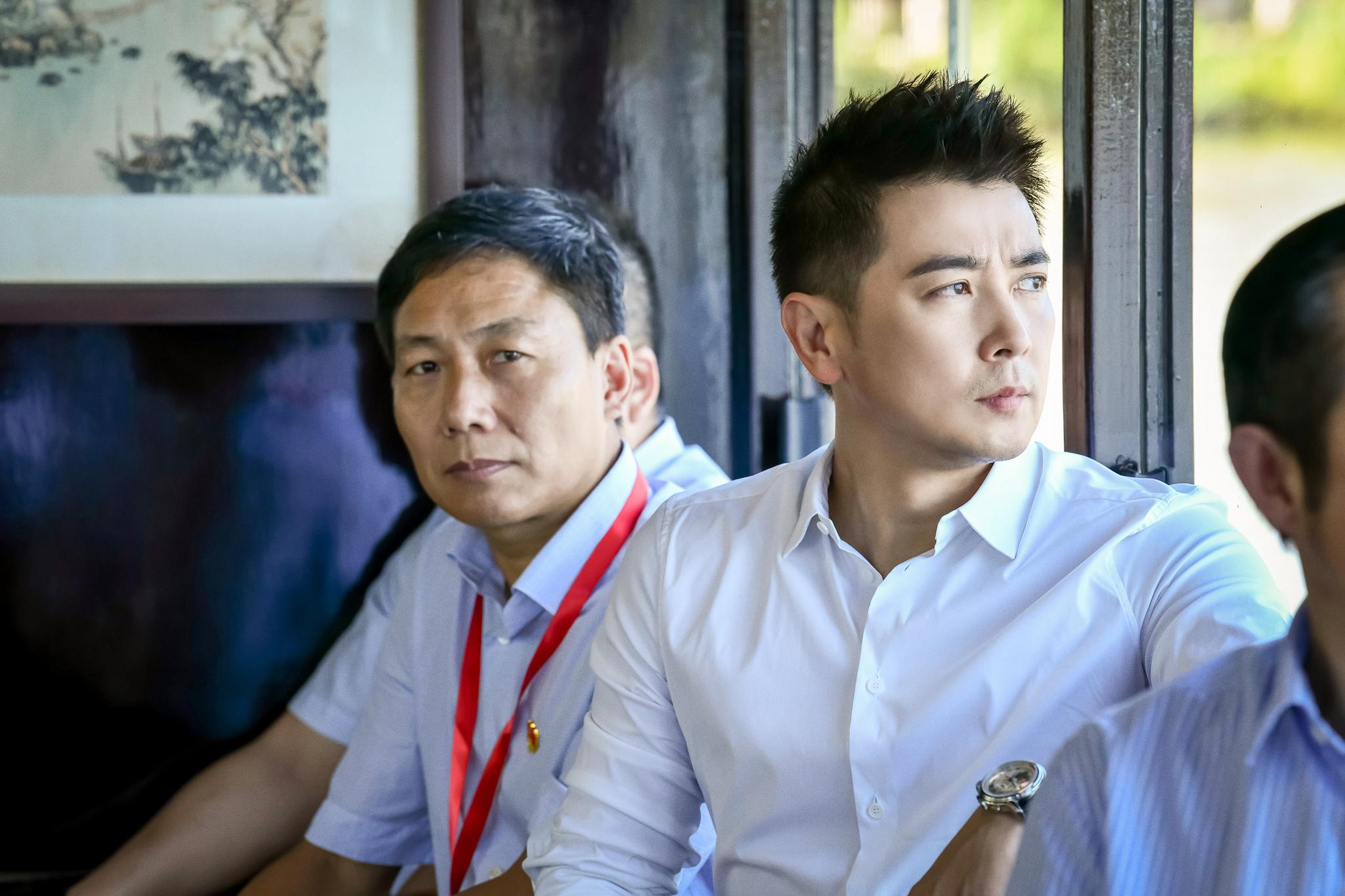 《大浪淘沙:启航》嘉兴瞻仰红船 保剑锋传承革命精神再饰伟人