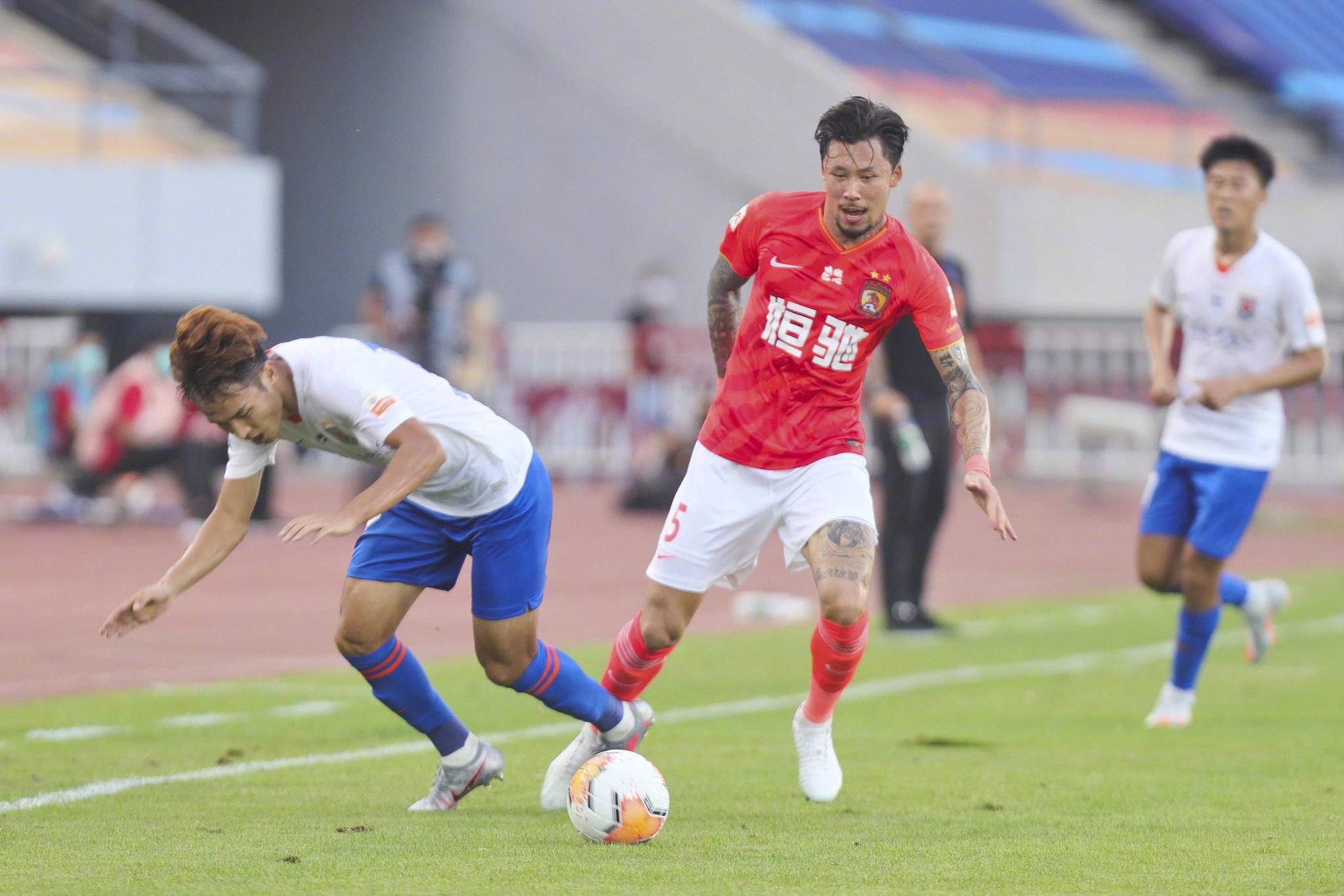 广州恒大想要取得好的成绩,卡纳瓦罗必须多轮换阵容确保球员体能