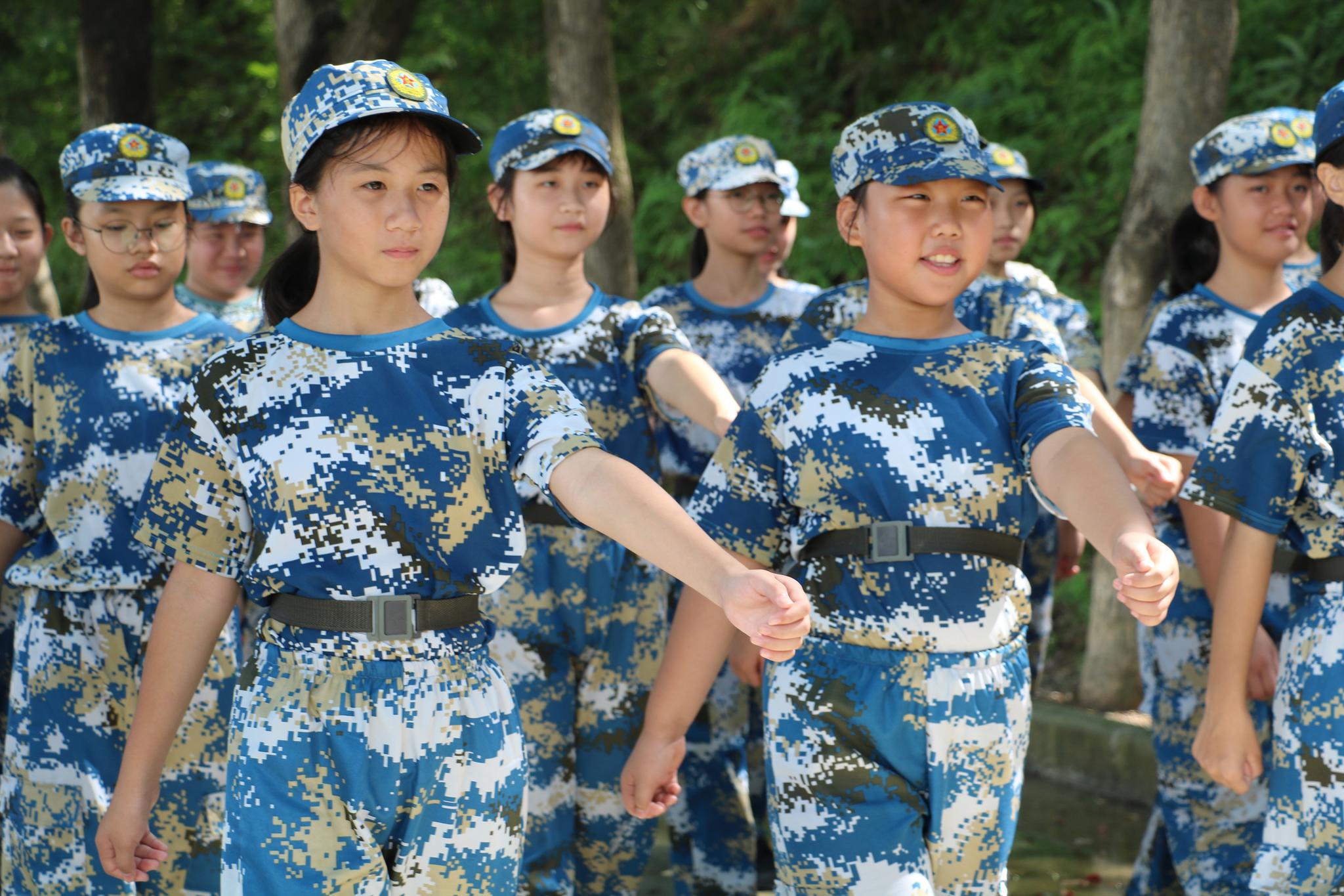 2020年虎门镇青少年军营成长之旅结营,81名青少年展示军训成果