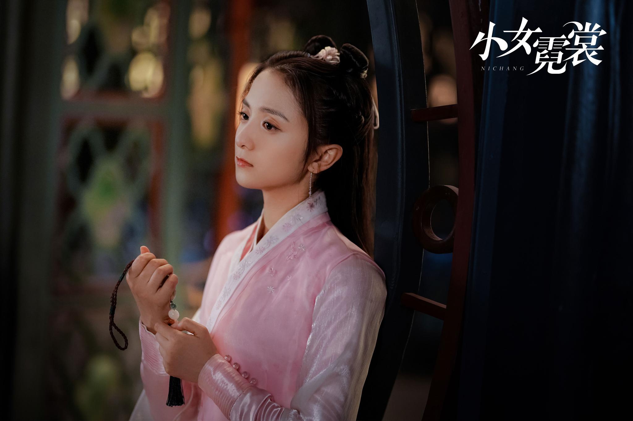 厉嘉琪小女霓裳热播霓裳迎来事业爱情双丰收