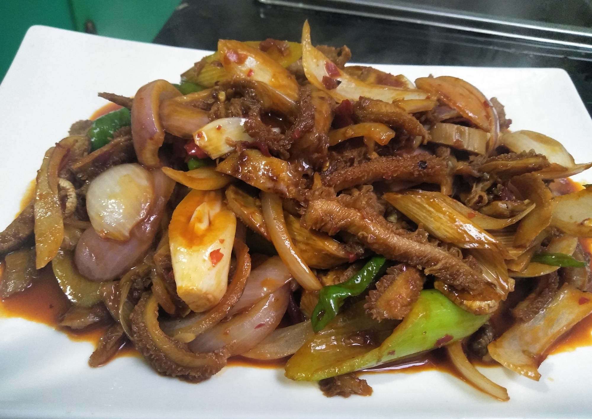 这样做葱爆牛肚,香味十足,肚脆葱香,上桌秒光!