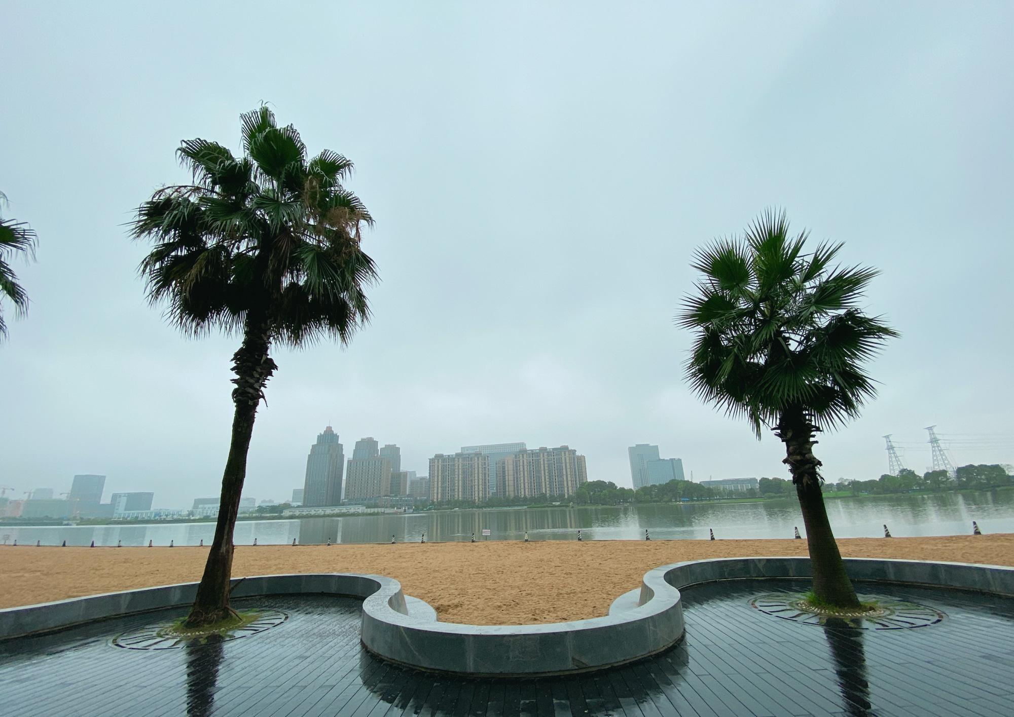 杭州有个"小三亚"之称的沙滩,让人不出杭州也能感受到海边风情