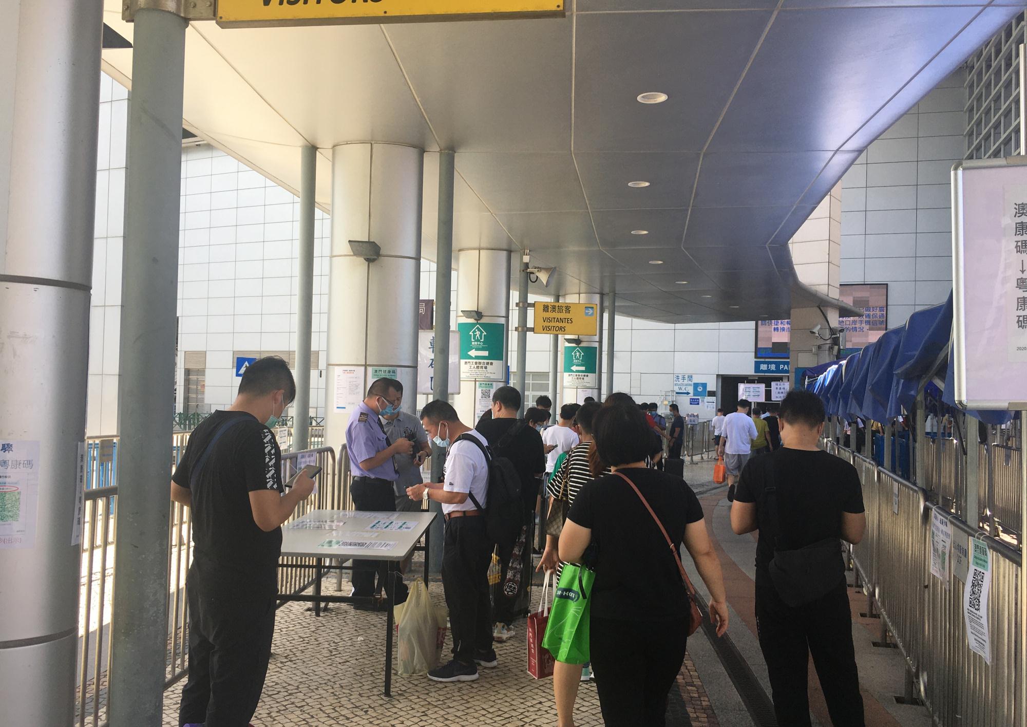 自由行开放了吗?关闸广场感觉跟往常没有什么区别了__财经头条