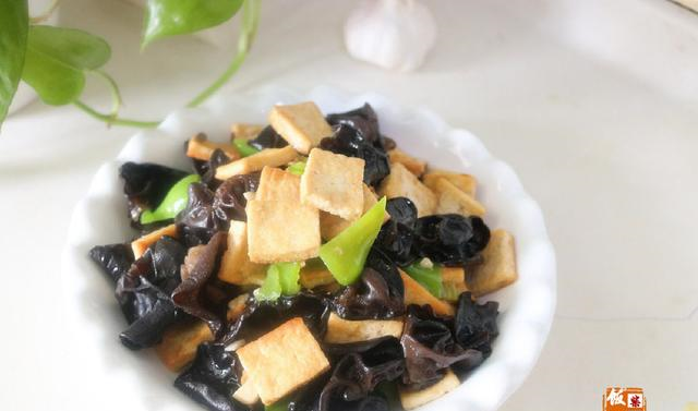 这道菜,补气养血还补钙,女人吃了气色好,孩子常吃长得高!休闲区蓝鸢梦想 - Www.slyday.coM 这道菜,补气养血还补钙,女人吃了气色好,孩子常吃长得高!休闲区蓝鸢梦想 - Www.slyday.coM