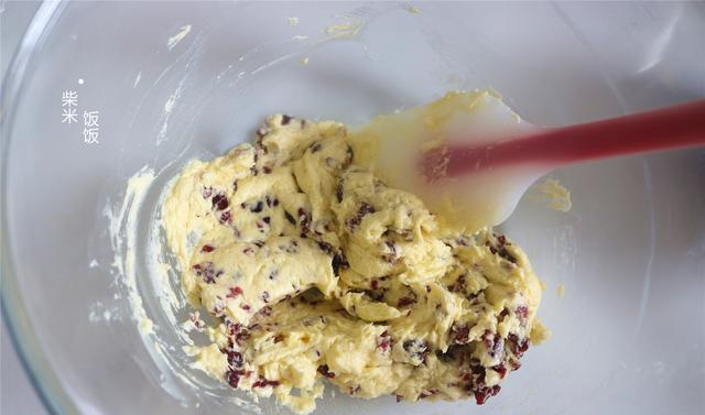 在家做蔓越莓饼干,有这5种食材就够了,学会再也不想买着吃了休闲区蓝鸢梦想 - Www.slyday.coM 在家做蔓越莓饼干,有这5种食材就够了,学会再也不想买着吃了休闲区蓝鸢梦想 - Www.slyday.coM