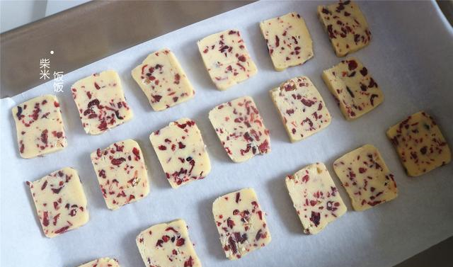 在家做蔓越莓饼干,有这5种食材就够了,学会再也不想买着吃了休闲区蓝鸢梦想 - Www.slyday.coM 在家做蔓越莓饼干,有这5种食材就够了,学会再也不想买着吃了休闲区蓝鸢梦想 - Www.slyday.coM
