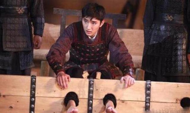 古代"笑刑"怎么行刑?男犯人也扛不住,会笑到窒息