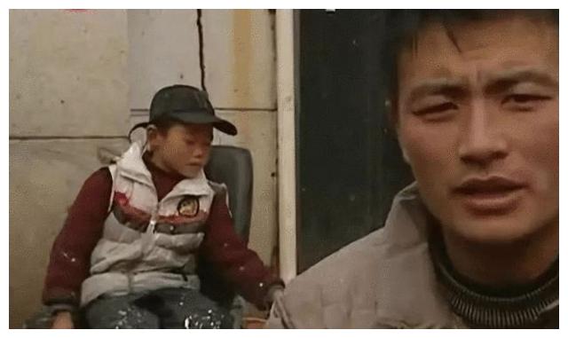 网红“杀鱼弟”的自尽:喝的不止是百草枯,还有对原生家庭的绝望休闲区蓝鸢梦想 - Www.slyday.coM 网红“杀鱼弟”的自尽:喝的不止是百草枯,还有对原生家庭的绝望休闲区蓝鸢梦想 - Www.slyday.coM