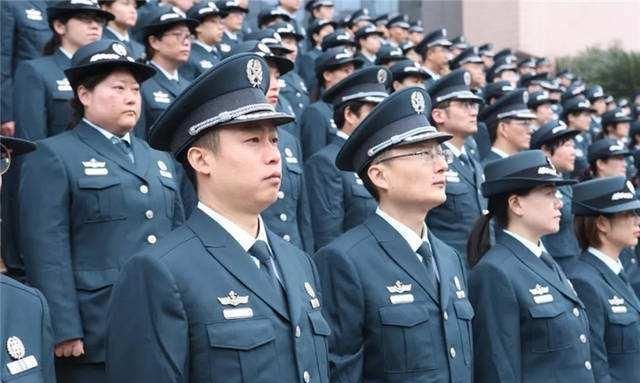 红师了望哨(身份篇)丨文职人员可以一直干到退休吗?