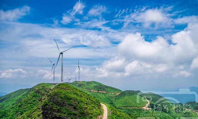 江西于都县屏山牧场,百态千姿的云绵延起伏的青草甸很美_高清图集