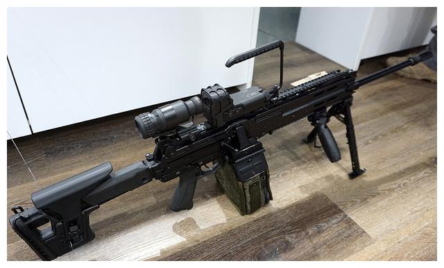 俄军新式轻机枪曝光外观彻底西化最大限度考虑人机功效