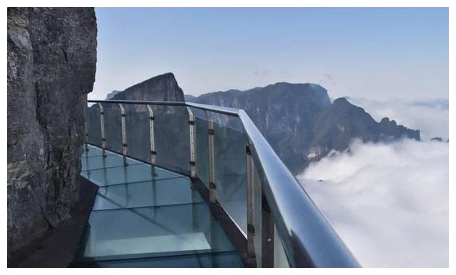 两个世界,仅一"门"之隔|张家界|十里画廊|宝峰湖_新浪新闻