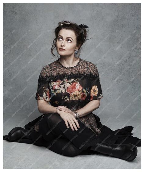 英国演员海伦娜·伯翰·卡特helena bonham carter 死亡芭比粉色