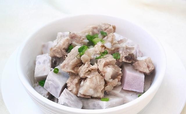 米饭的n种做法—第116课:芋头排骨饭