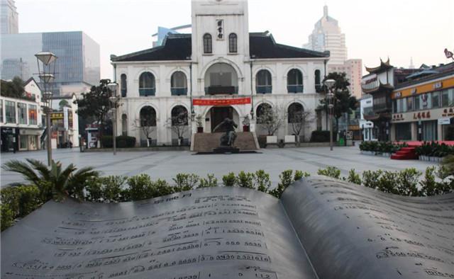 这条商业街太"假"了,以寺为名但不见寺庙,游客出奇的多|寺庙|崇安寺