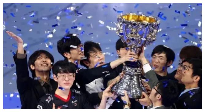 EDG夺冠,翻译小姐姐也火了!中英韩三语无缝切换,圈粉大批网友休闲区蓝鸢梦想 - Www.slyday.coM EDG夺冠,翻译小姐姐也火了!中英韩三语无缝切换,圈粉大批网友休闲区蓝鸢梦想 - Www.slyday.coM