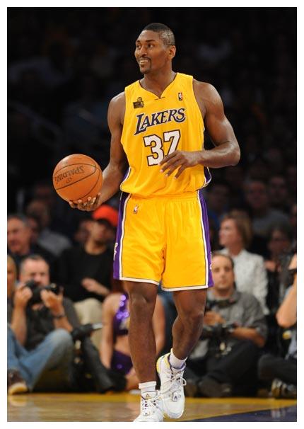 阿泰斯特是当年的冠军功臣之一,尤其是与凯尔特人队的抢七大战,他的