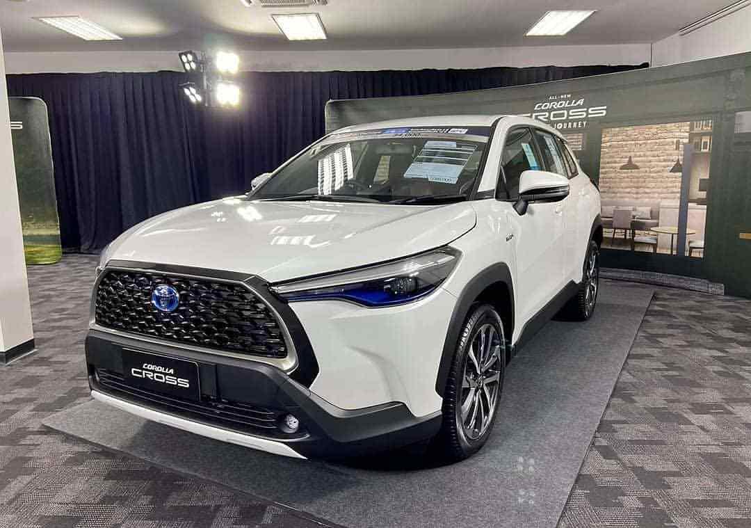 全新丰田卡罗拉cross海外实车 时尚跨界造型的城市suv