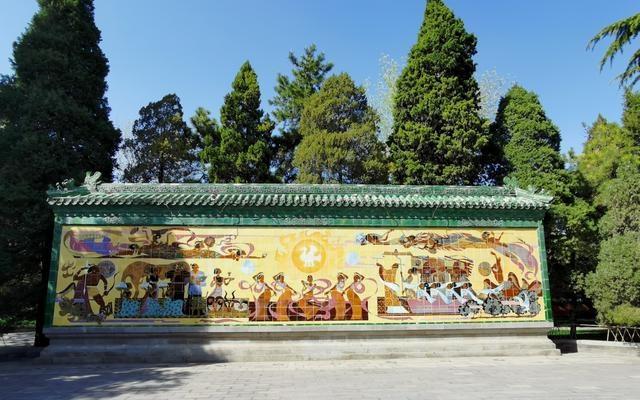 我去了天坛公园然后到这里去寻找北京城中的历史遗迹