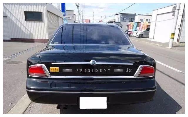 不过由初代公爵特别版衍生而来的日产总统在经历了四代车型后,已然