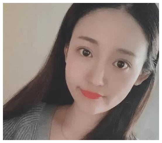绿地事件女主张雨婷大量素颜照流出网络网友评论不过如此