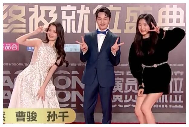 曹骏自称身高173,站在172cm王楚然孙千中间,这怎么解释?