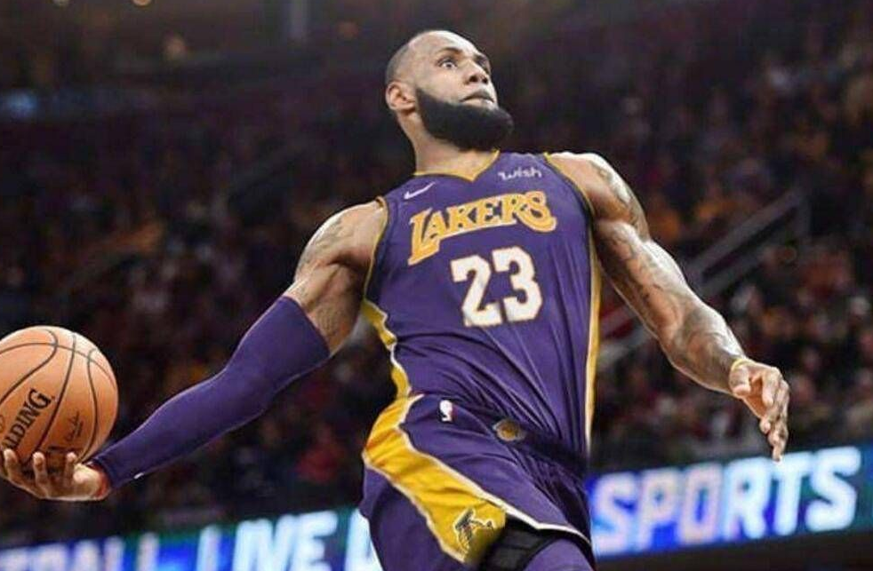 期待湖人队的下一场比赛,因为詹姆斯生涯篮板数即将突破1万个休闲区蓝鸢梦想 - Www.slyday.coM 期待湖人队的下一场比赛,因为詹姆斯生涯篮板数即将突破1万个休闲区蓝鸢梦想 - Www.slyday.coM