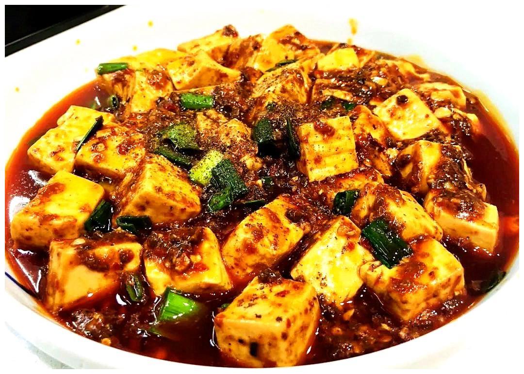 正宗麻婆豆腐麻辣鲜香嫩正好在这个季节里当下饭菜