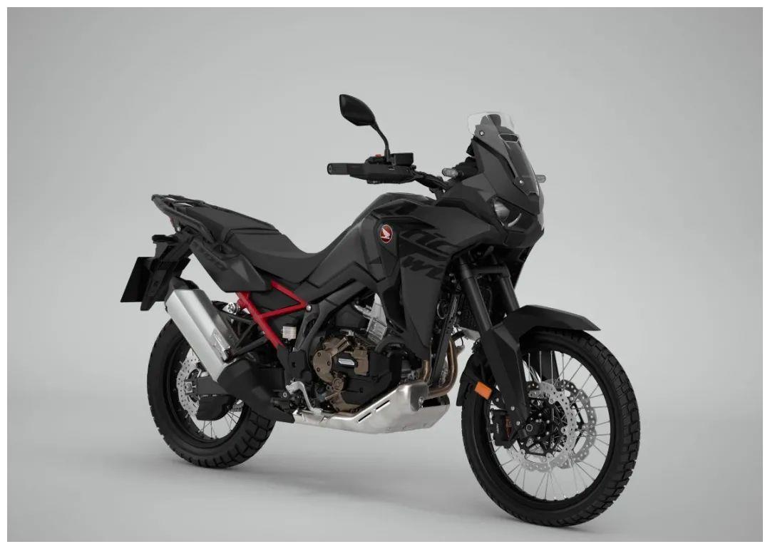 虽然发动机依然是那台1084cc直列双缸水冷发动机,动力上也没有改变