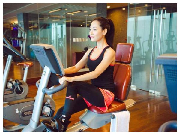 当年扮演玉漱的白冰晒健身照,依旧美丽,这么高的颜值为何没火?