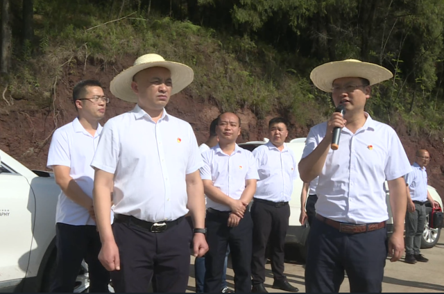 破茧成蝶后怎样绽放？南充嘉陵的龙蟠这个动作背后包裹着啥名堂…休闲区蓝鸢梦想 - Www.slyday.coM