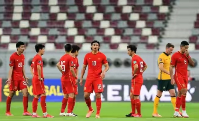 国足更改比赛时间受到批评，相比于国足，越南更希望看到时间推迟