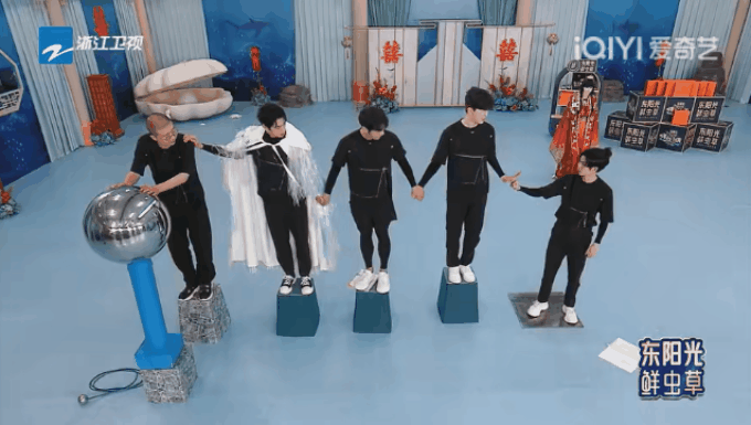 任嘉伦解锁嗨放新体验,在线解析《嗨放派2》奇趣行为!休闲区蓝鸢梦想 - Www.slyday.coM 任嘉伦解锁嗨放新体验,在线解析《嗨放派2》奇趣行为!休闲区蓝鸢梦想 - Www.slyday.coM