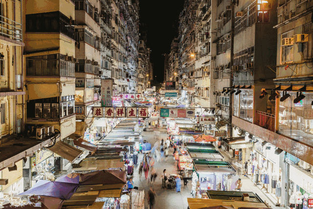 海丰美食步行街的逛吃逛吃里面少不了一份鸡蛋饼